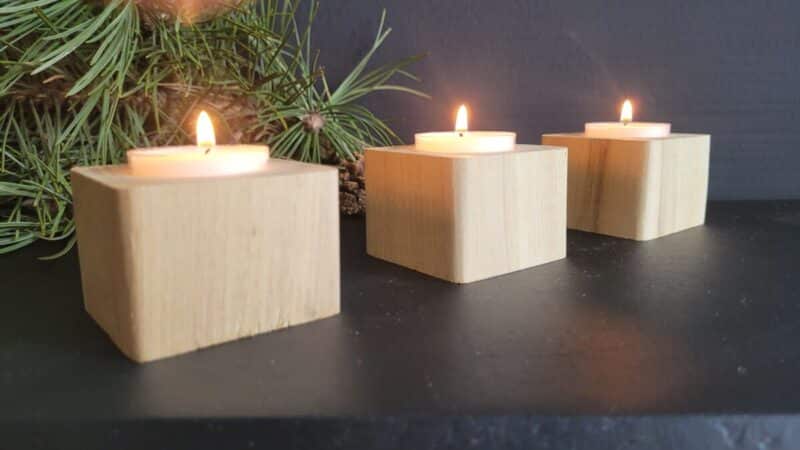 Timberruds Fyrfadsstager i lyse robiniehårdtræ, Håndlevede, Helt unik